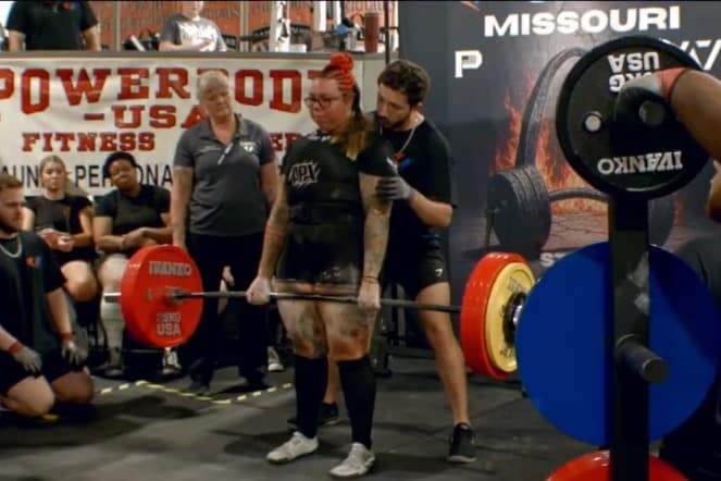 Courtney Lee deadlifts at the 2026 USPA Missouri State Championships